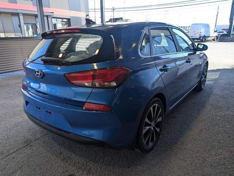 Hyundai Elantra GT 2018 - Image 7