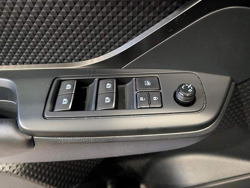 Toyota C HR 2018 - Image 16
