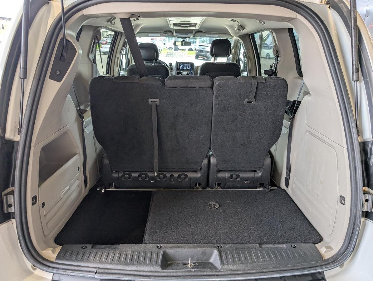 Chrysler Town & Country 2015 - Image 28