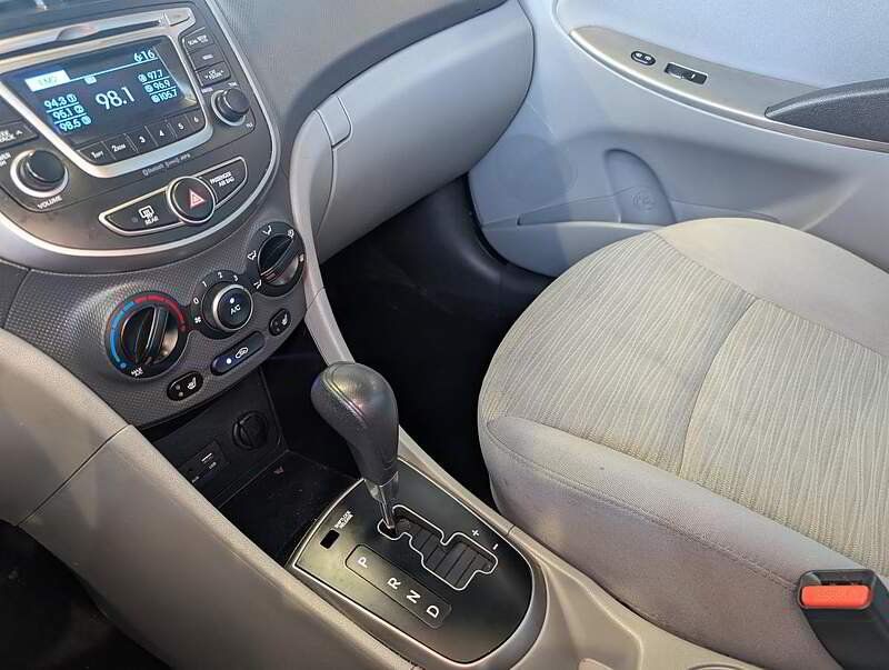 Hyundai Accent 2017 - Image 23