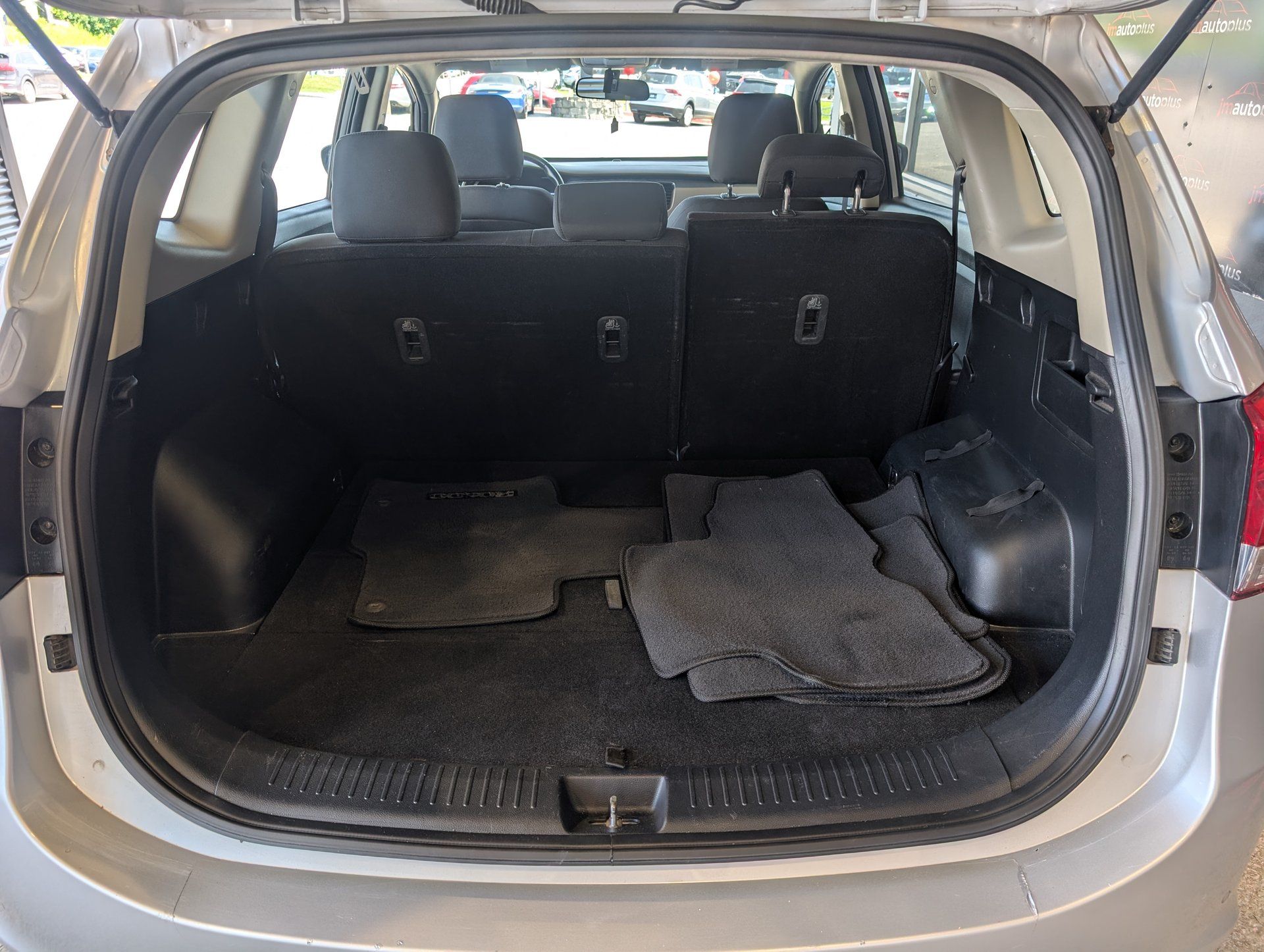 Kia Rondo 2015 - Image 25