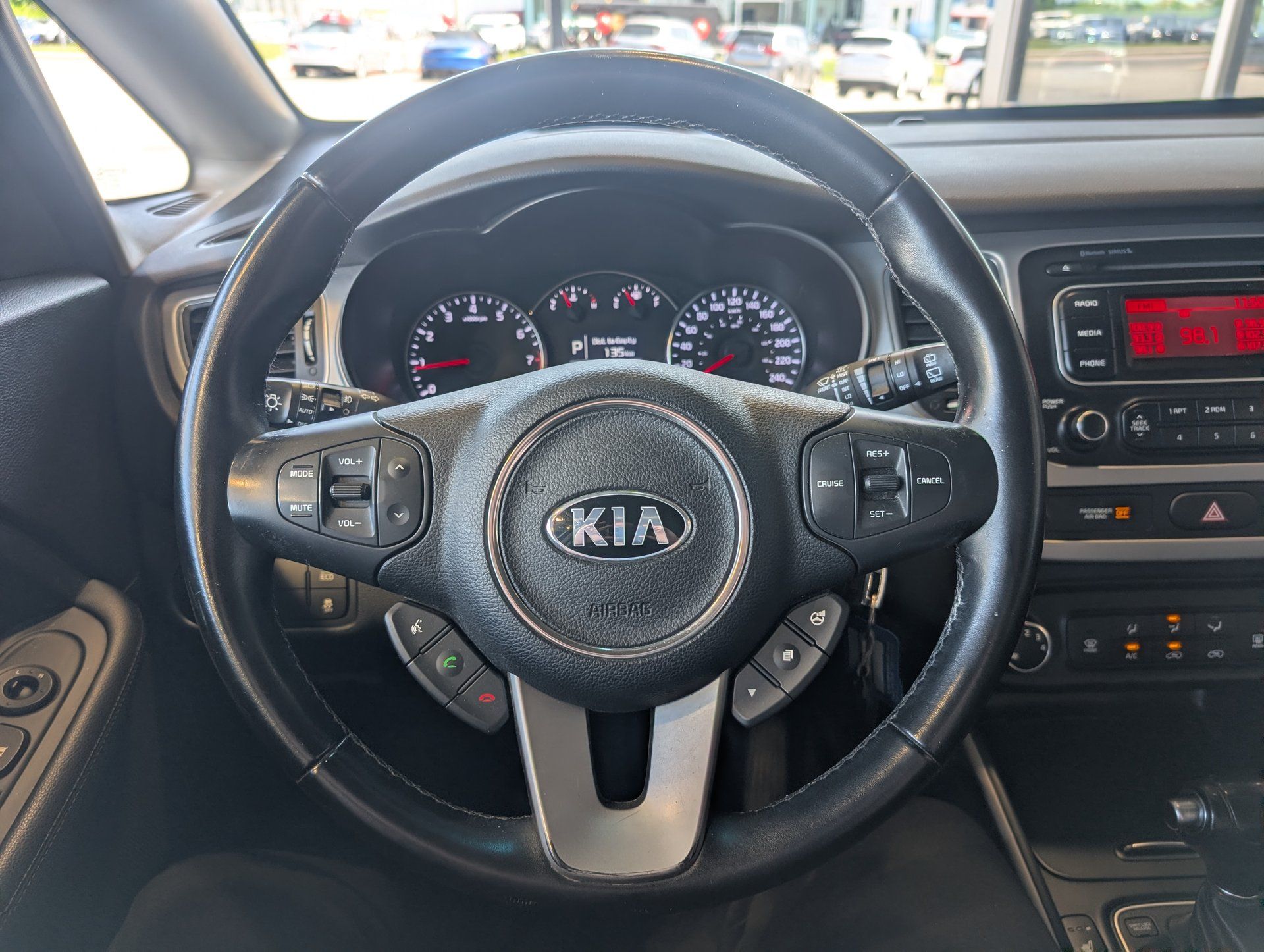 Kia Rondo 2015 - Image 16