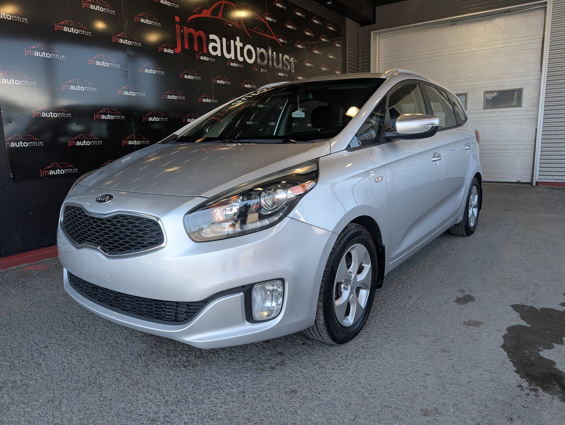 Kia Rondo 2015 - Image 1