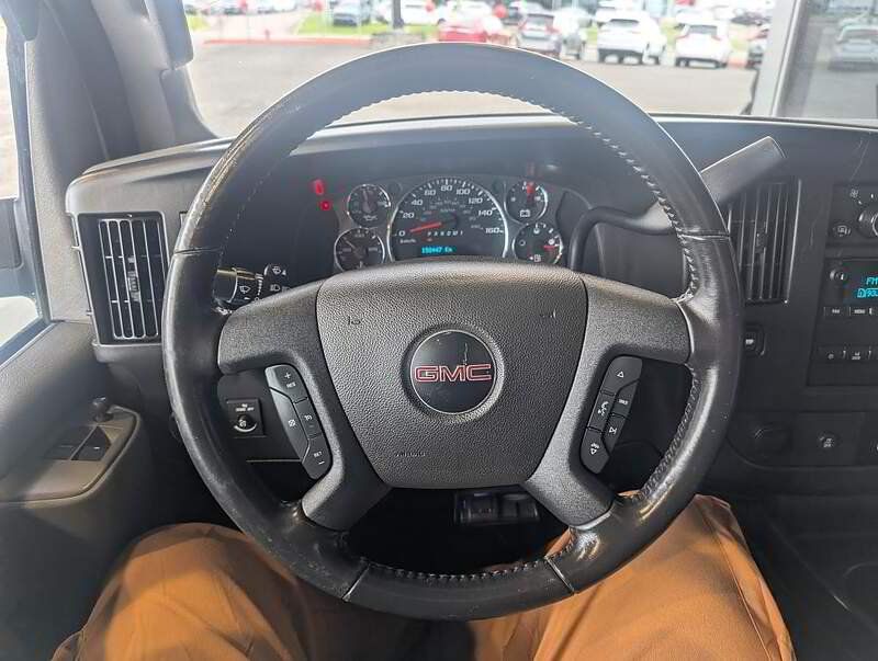 GMC Savana 2020 - Image 16
