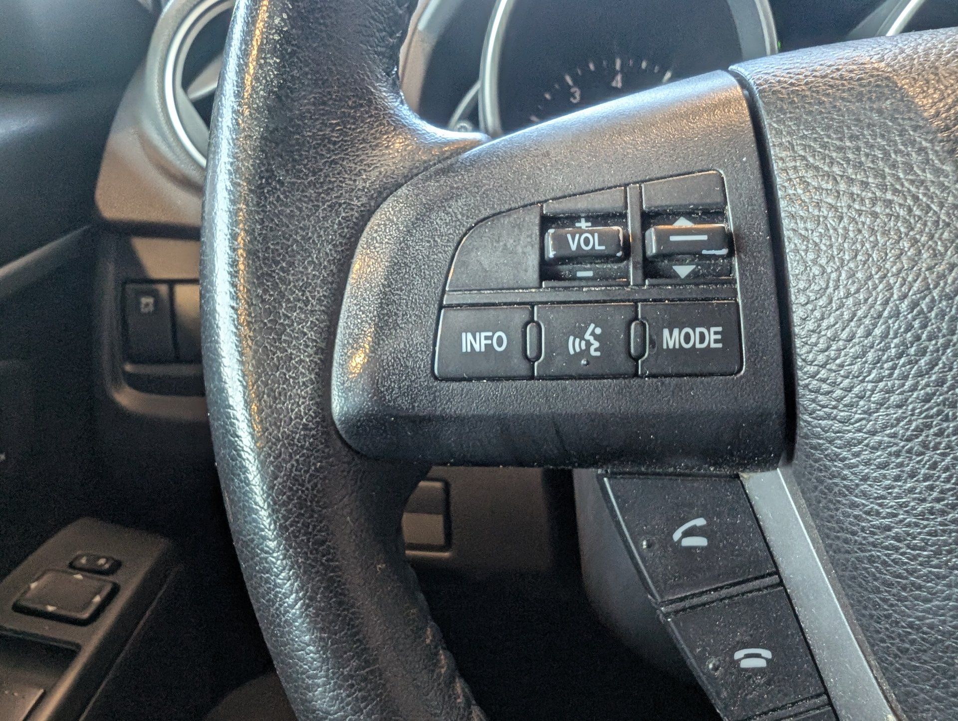 Mazda Mazda5 2014 - Image 11