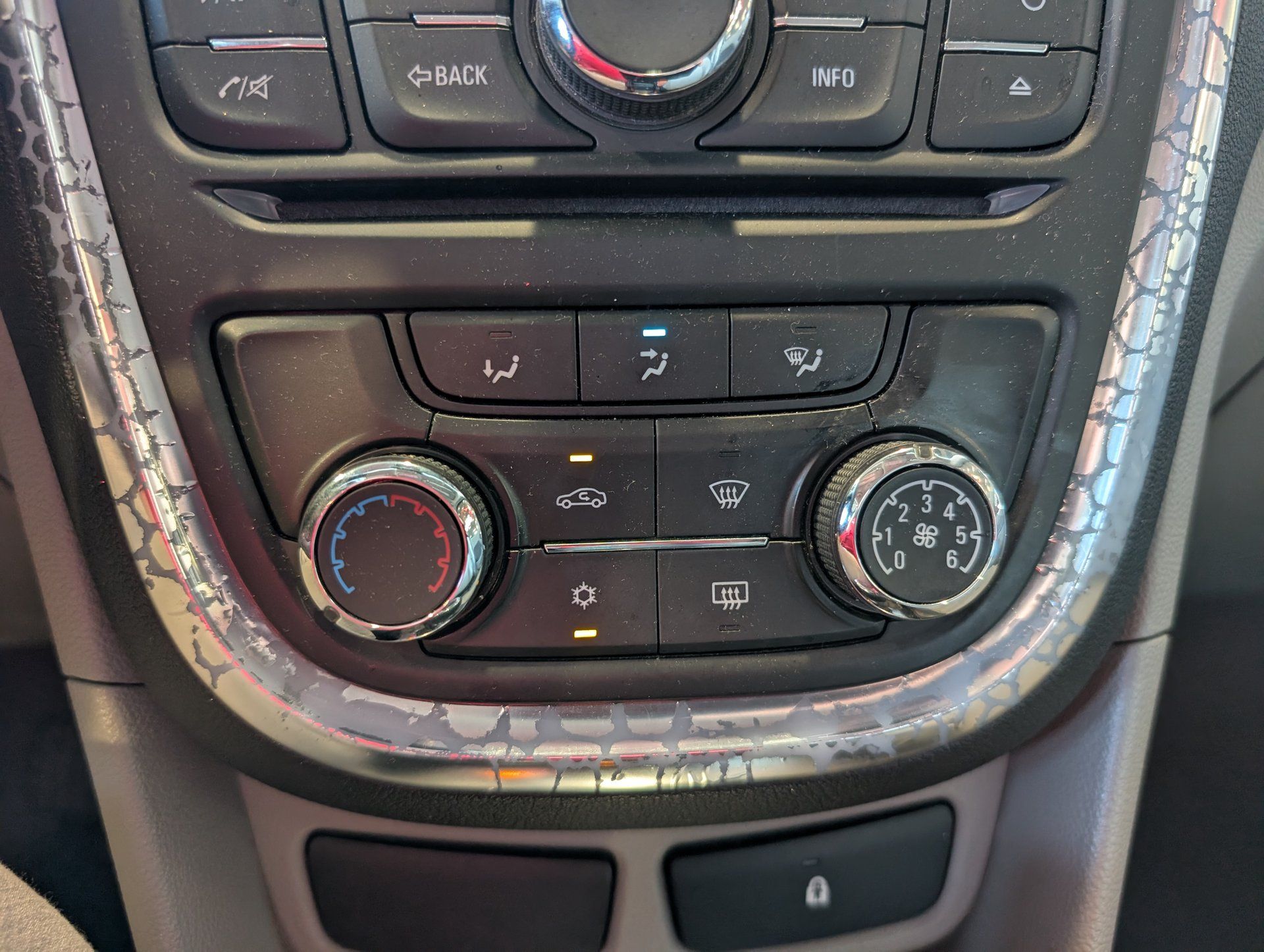 Buick Encore 2014 - Image 23