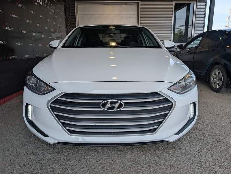 Hyundai Elantra 2018 - Image 3