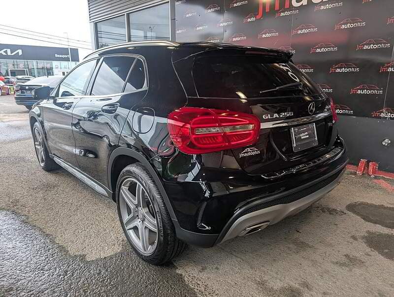 Mercedes-Benz GLA 2017 - Image 11