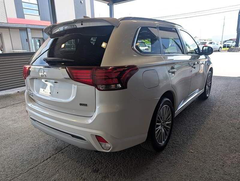 Mitsubishi Outlander PHEV 2022 - Image 7