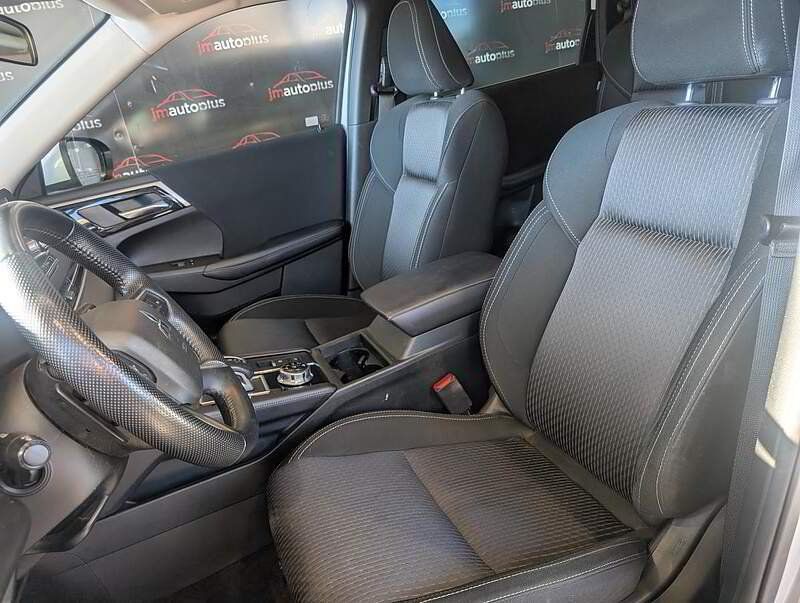 Mitsubishi Outlander 2023 - Image 14