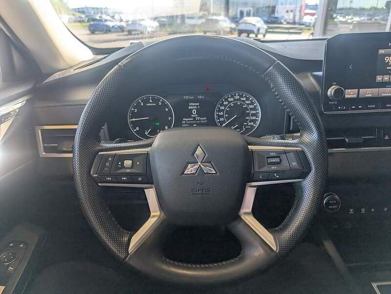 Mitsubishi Outlander 2023 - Image 16