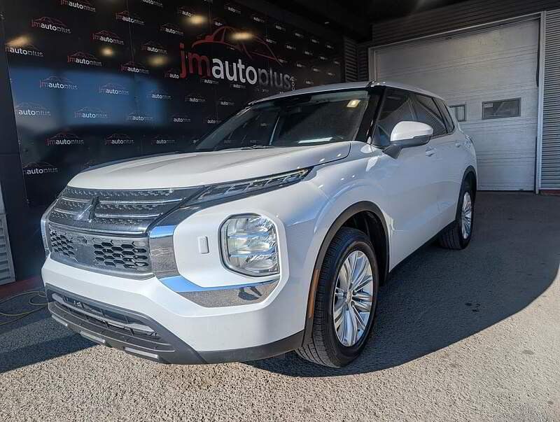 Mitsubishi Outlander 2023 - Image 1