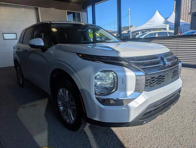 Mitsubishi Outlander 2023 - Image 5