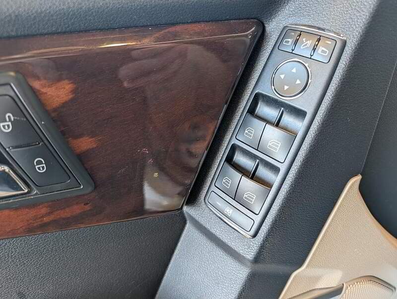 Mercedes-Benz GLK 350 2010 - Image 18