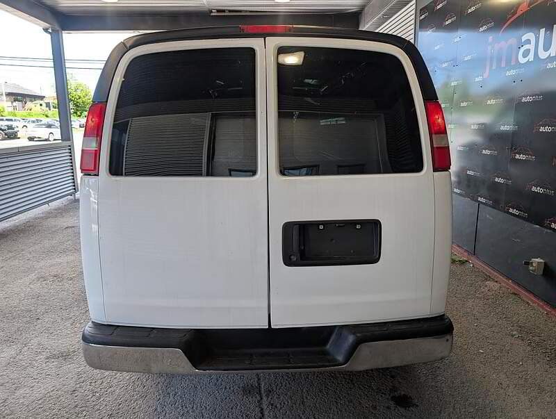 GMC Savana 2012 - Image 9