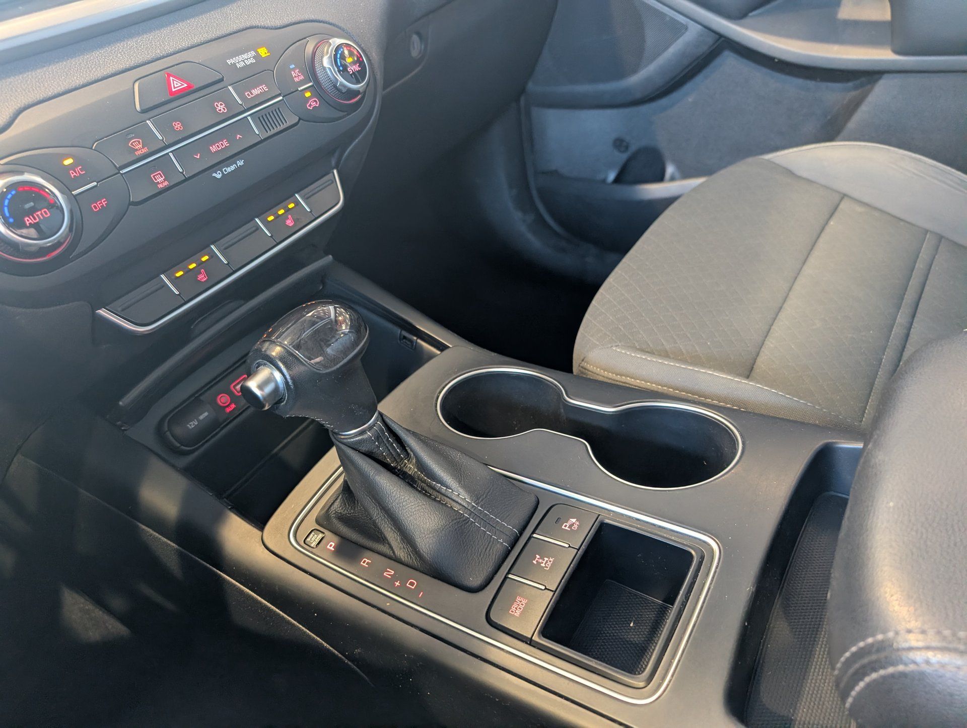 Kia Sorento 2017 - Image 26