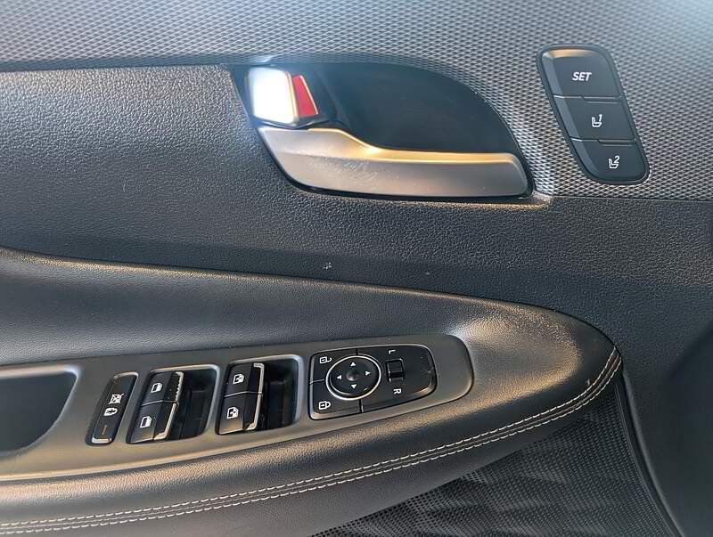 Hyundai Santa Fe 2020 - Image 18