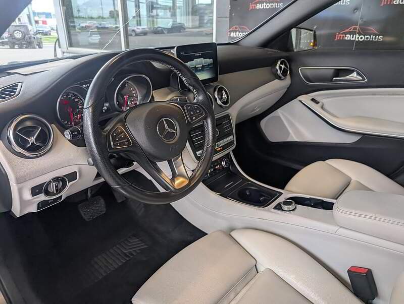 Mercedes-Benz GLA 2018 - Image 13