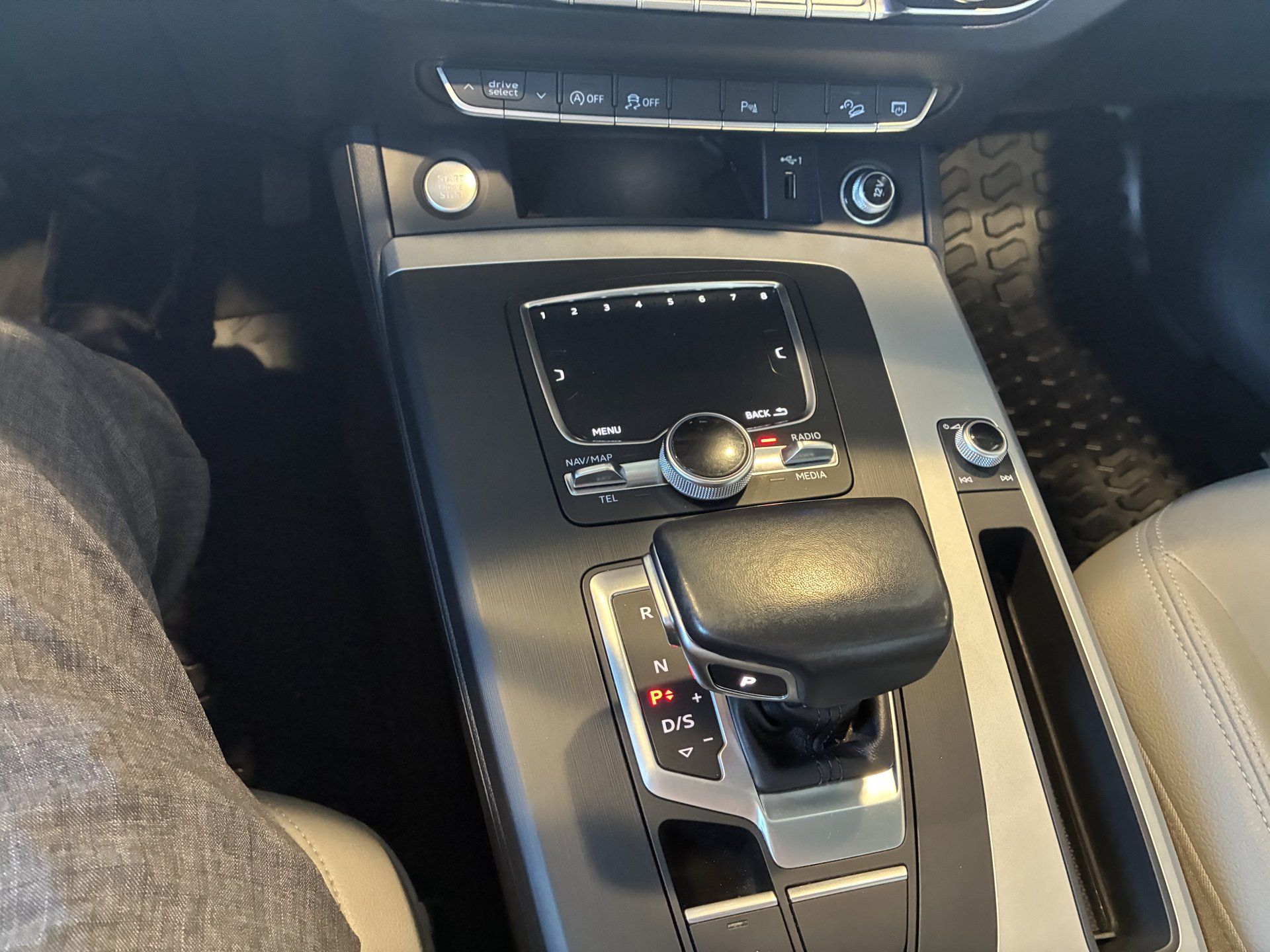 Audi Q5 2018 - Image 14