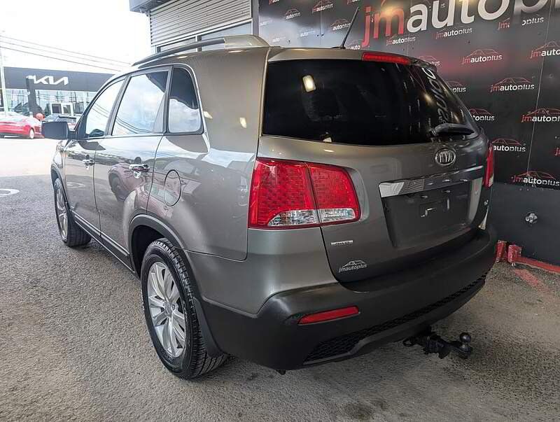 Kia Sorento 2011 - Image 11