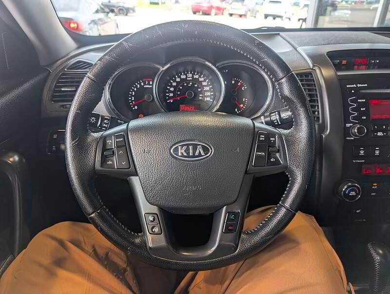 Kia Sorento 2011 - Image 18