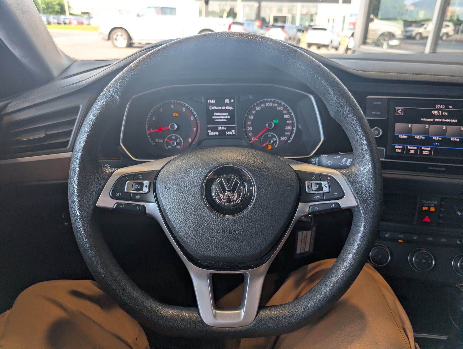 Volkswagen Jetta 2019 - Image 17