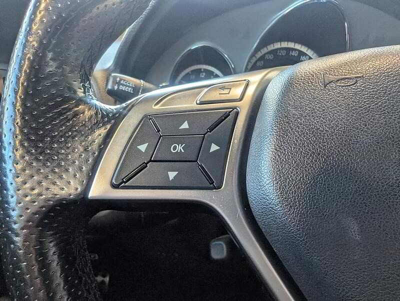 Mercedes-Benz E 350 2013 - Image 18