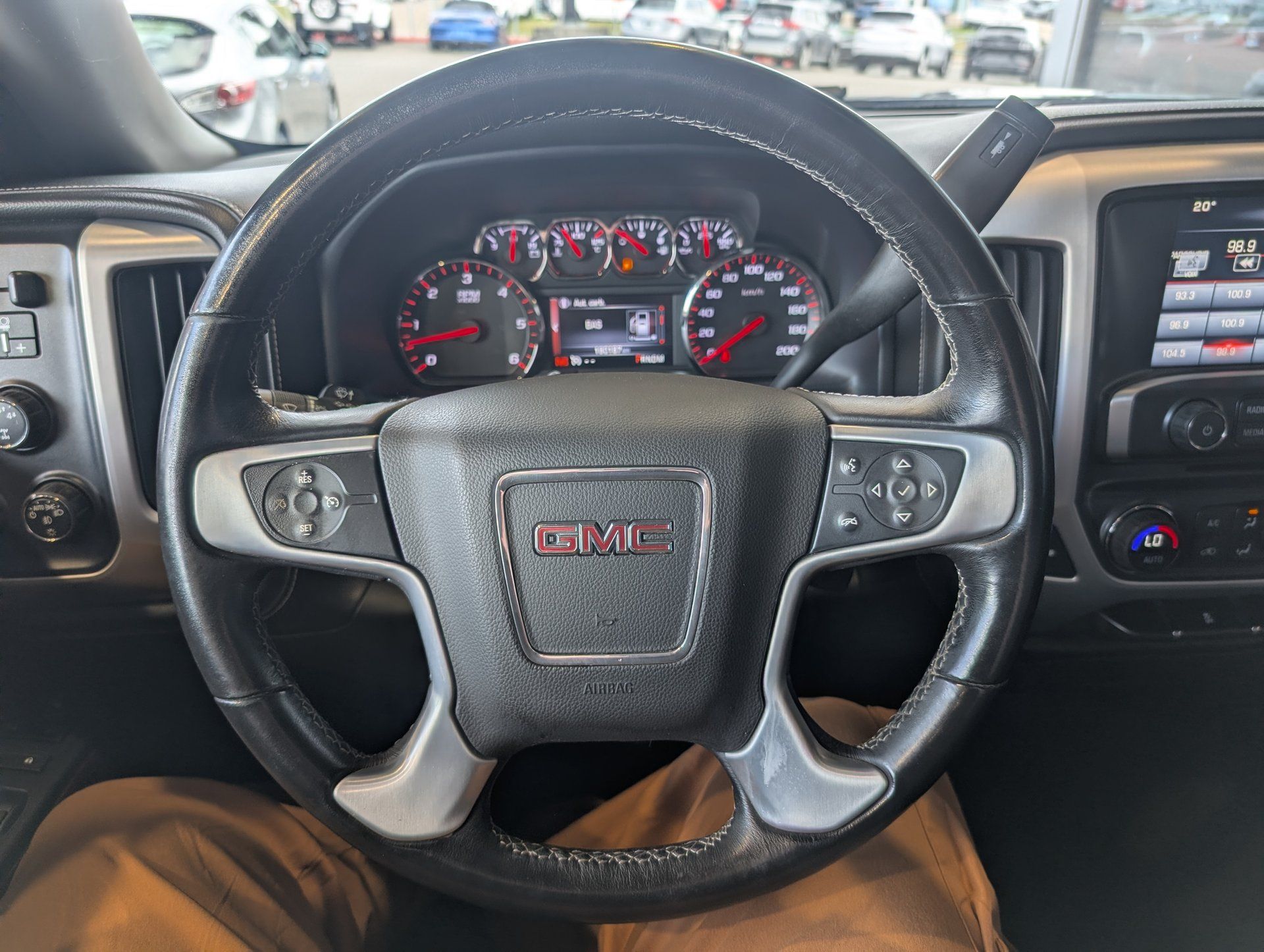 GMC Sierra 1500 2015 - Image 17