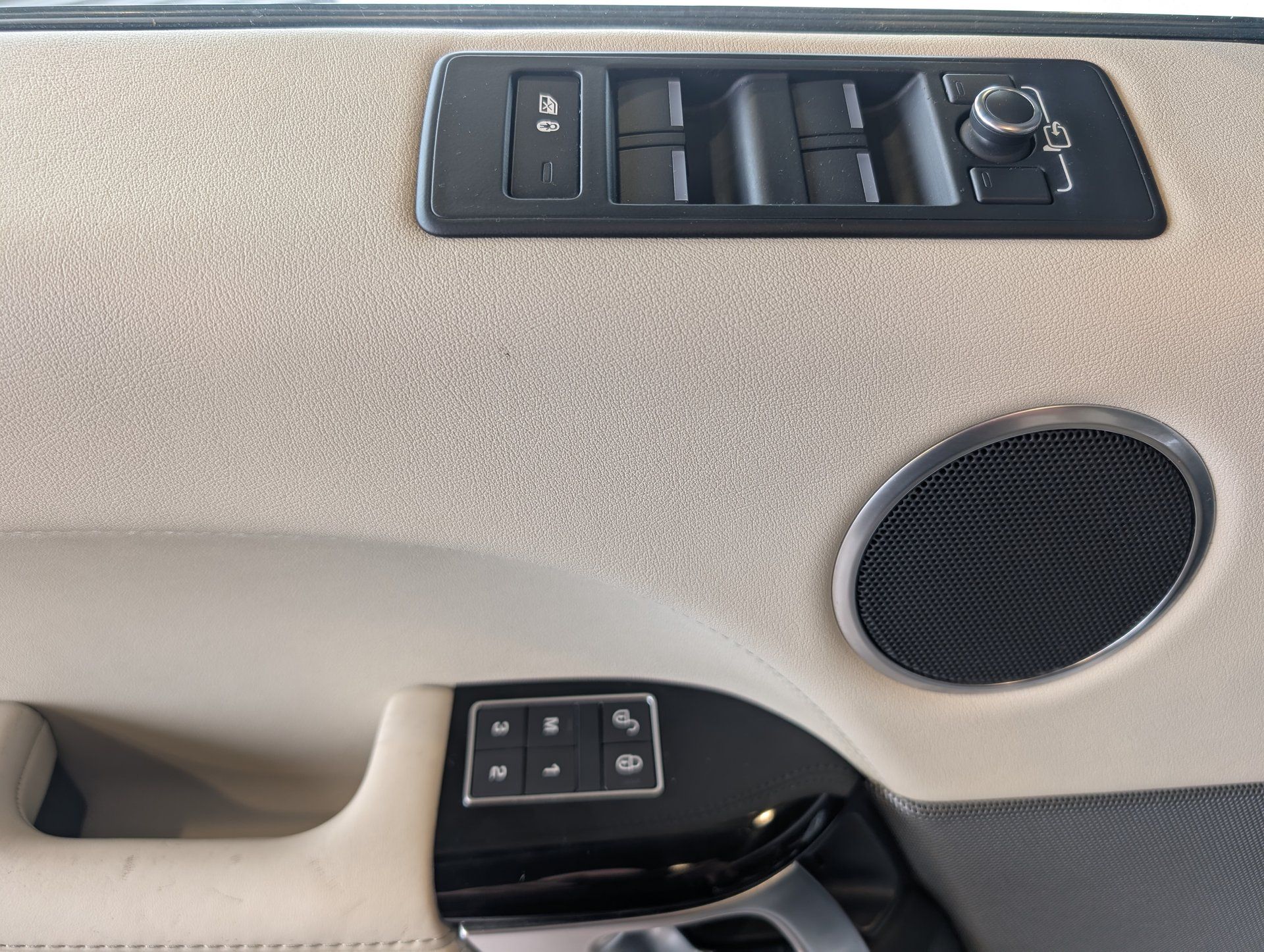 Land Rover Range Rover Sport 2017 - Image 18