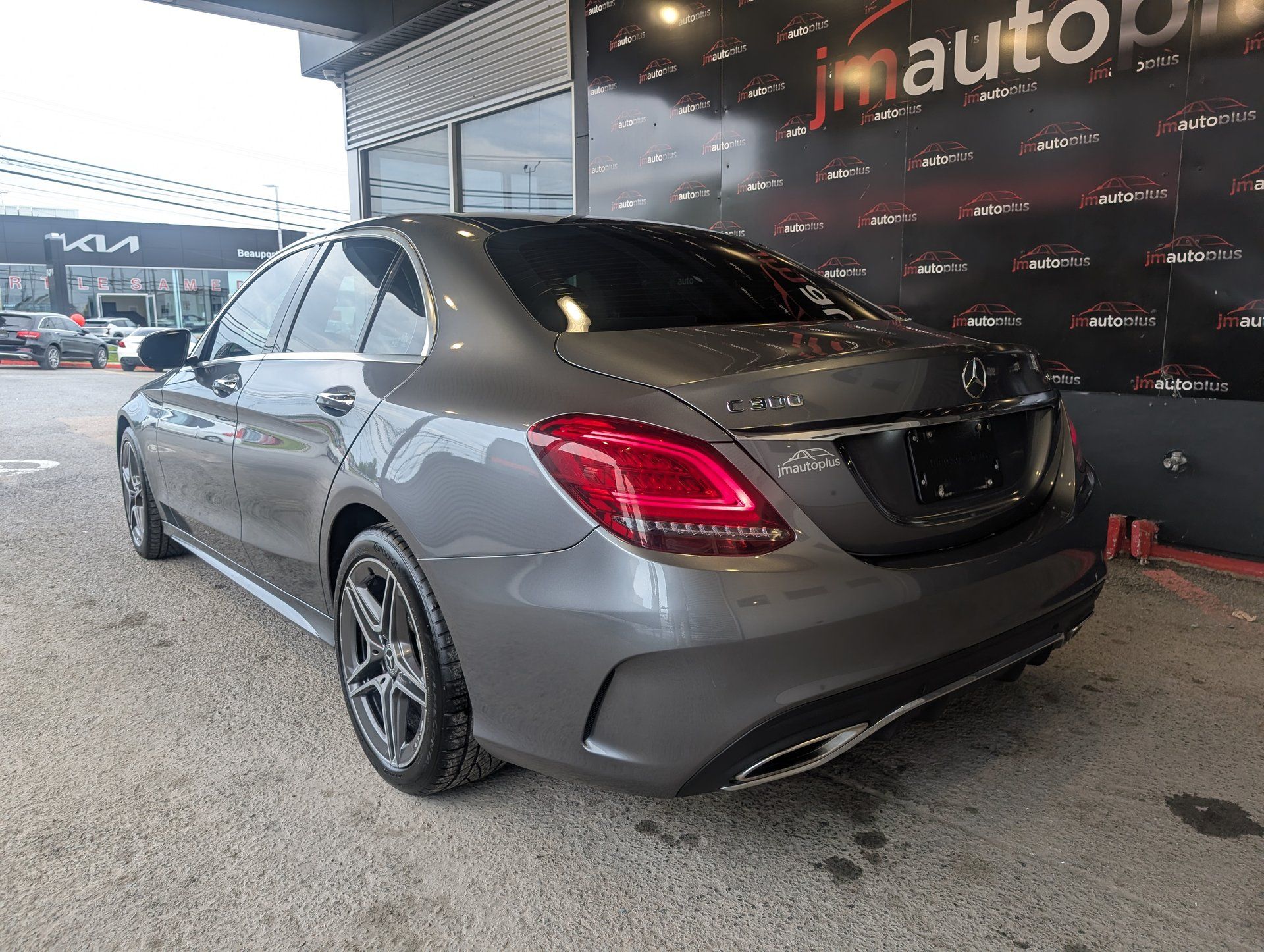 Mercedes-Benz C 300 2019 - Image 11