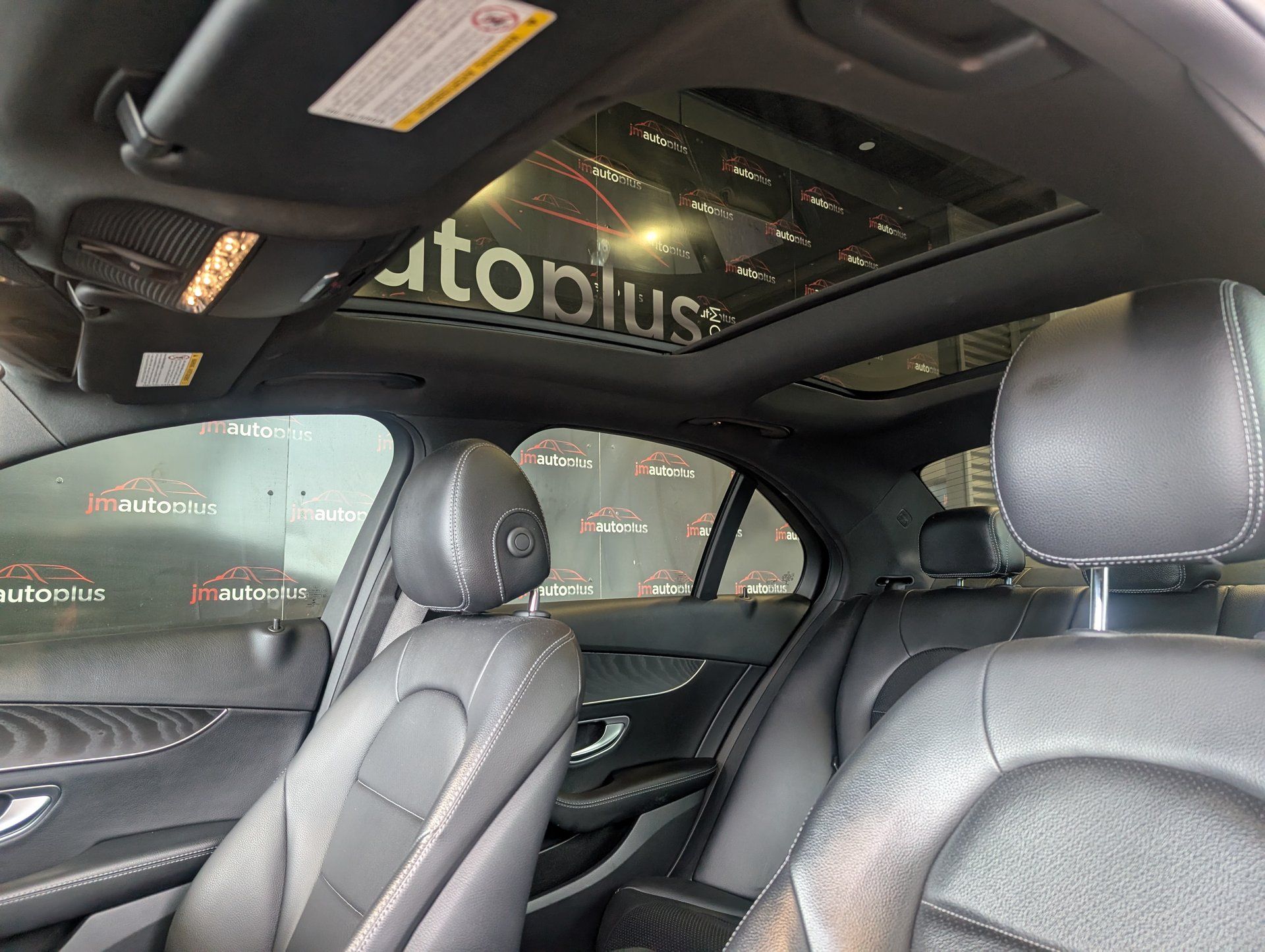 Mercedes-Benz C 300 2019 - Image 16