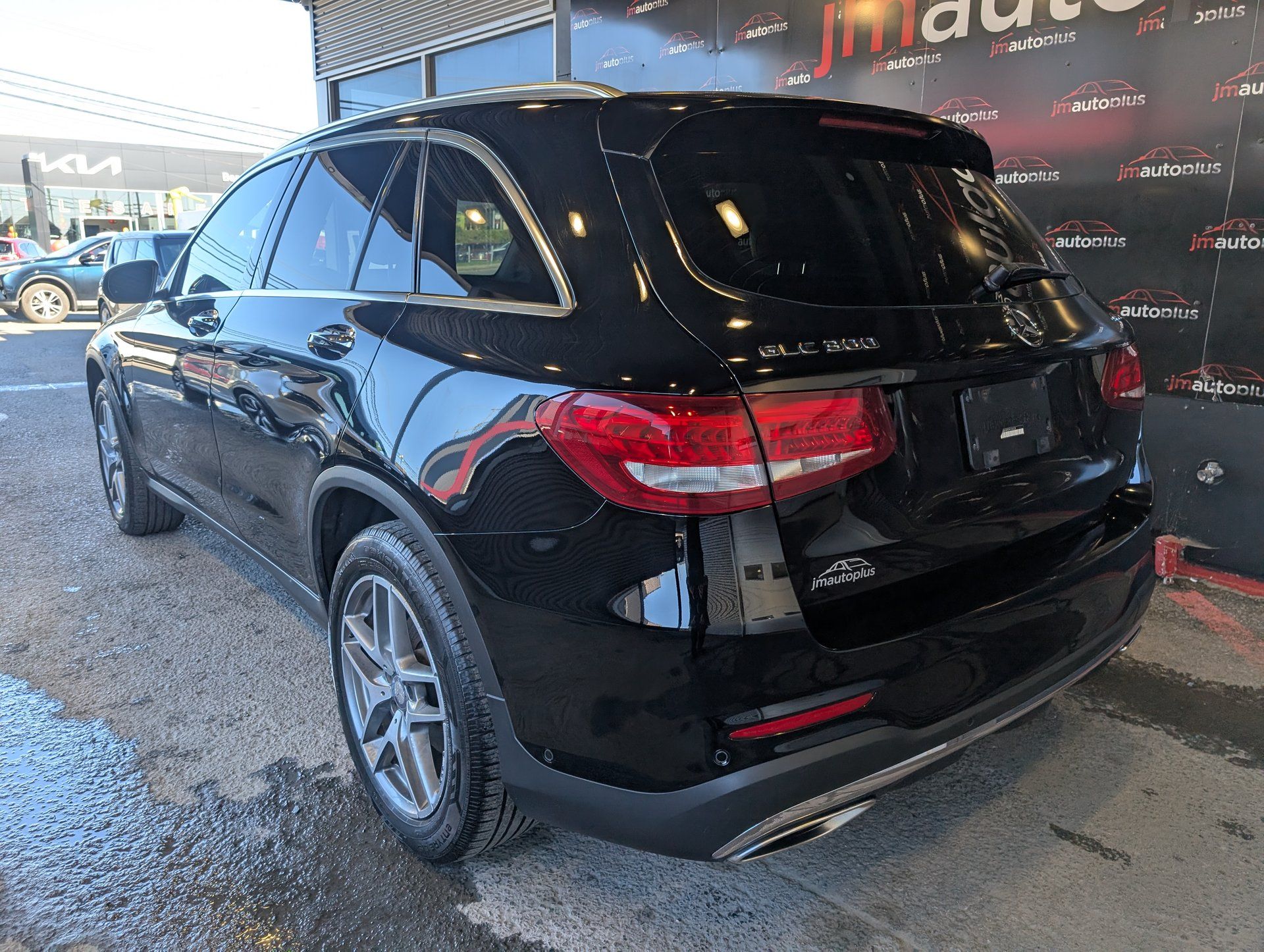 Mercedes-Benz GLC 300 2017 - Image 11