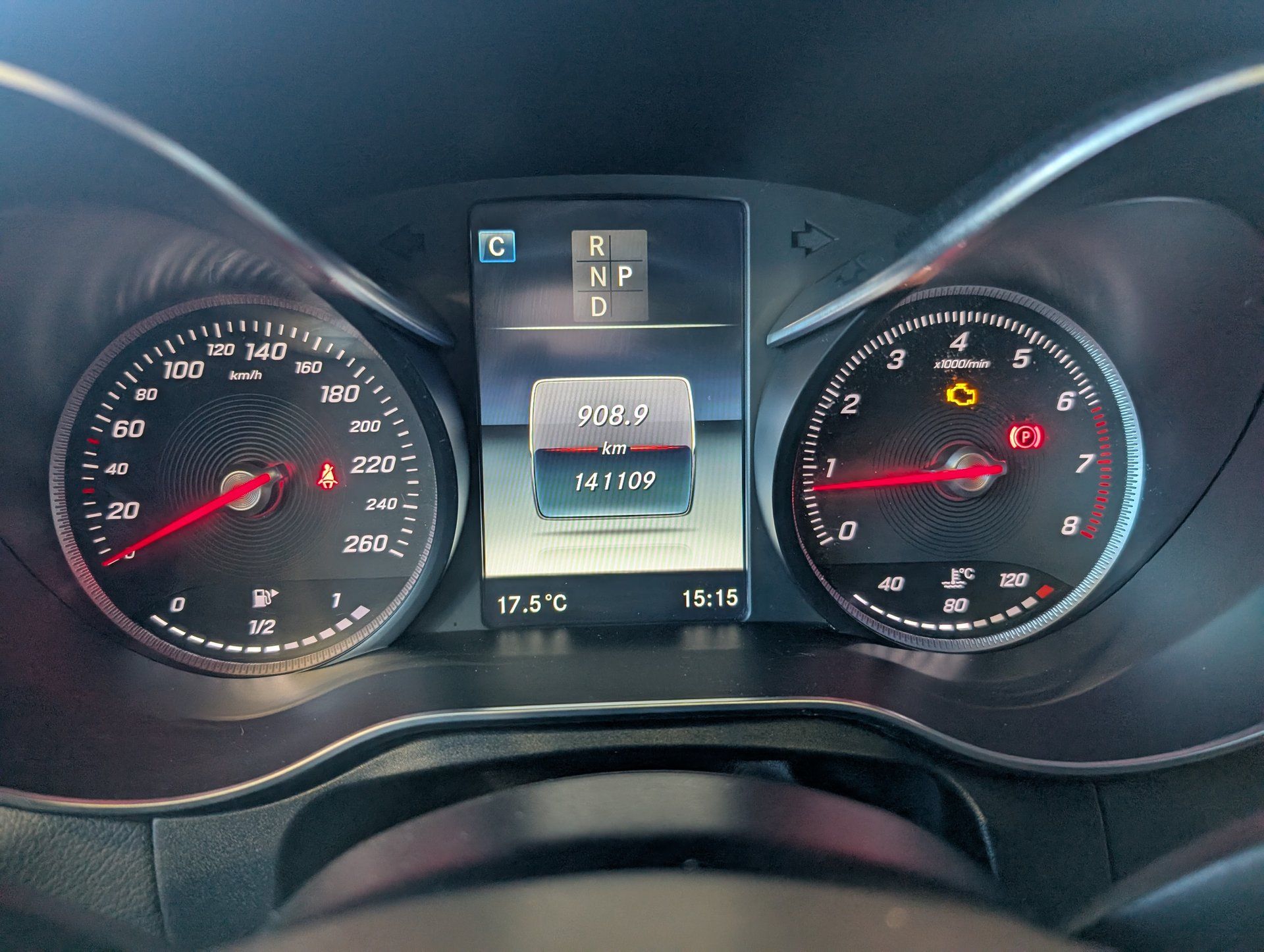 Mercedes-Benz GLC 300 2017 - Image 21
