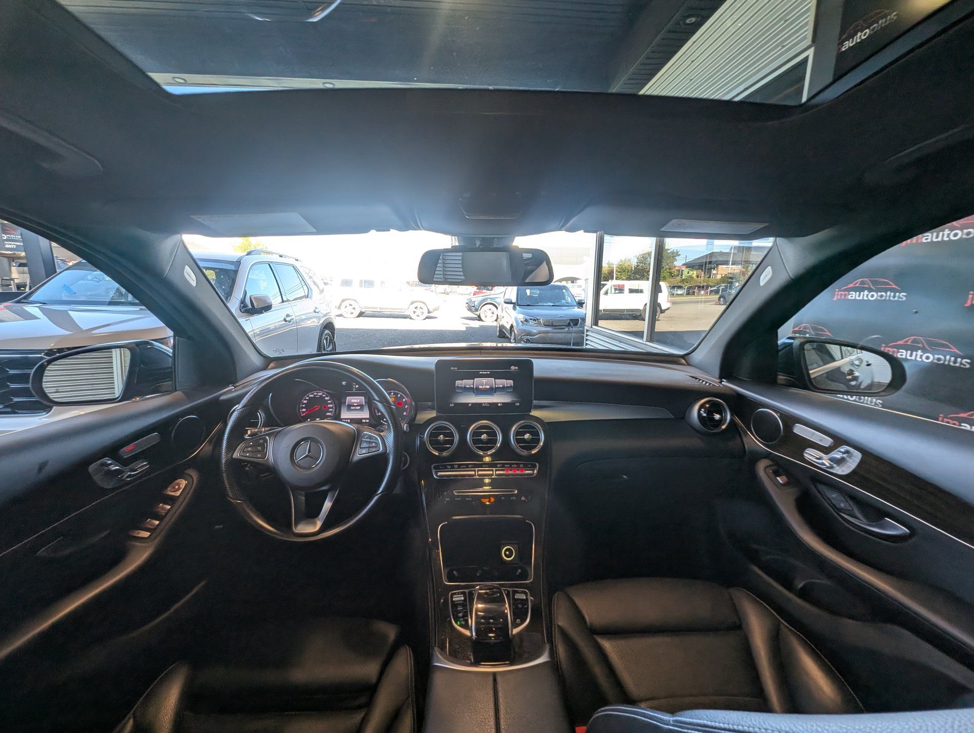 Mercedes-Benz GLC 300 2017 - Image 28