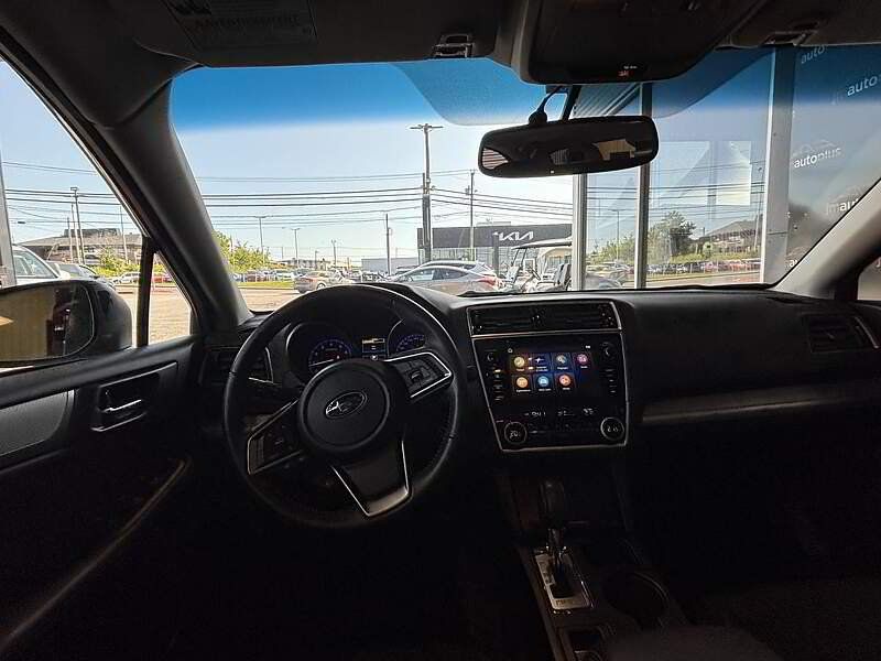 Subaru Legacy 2019 - Image 12