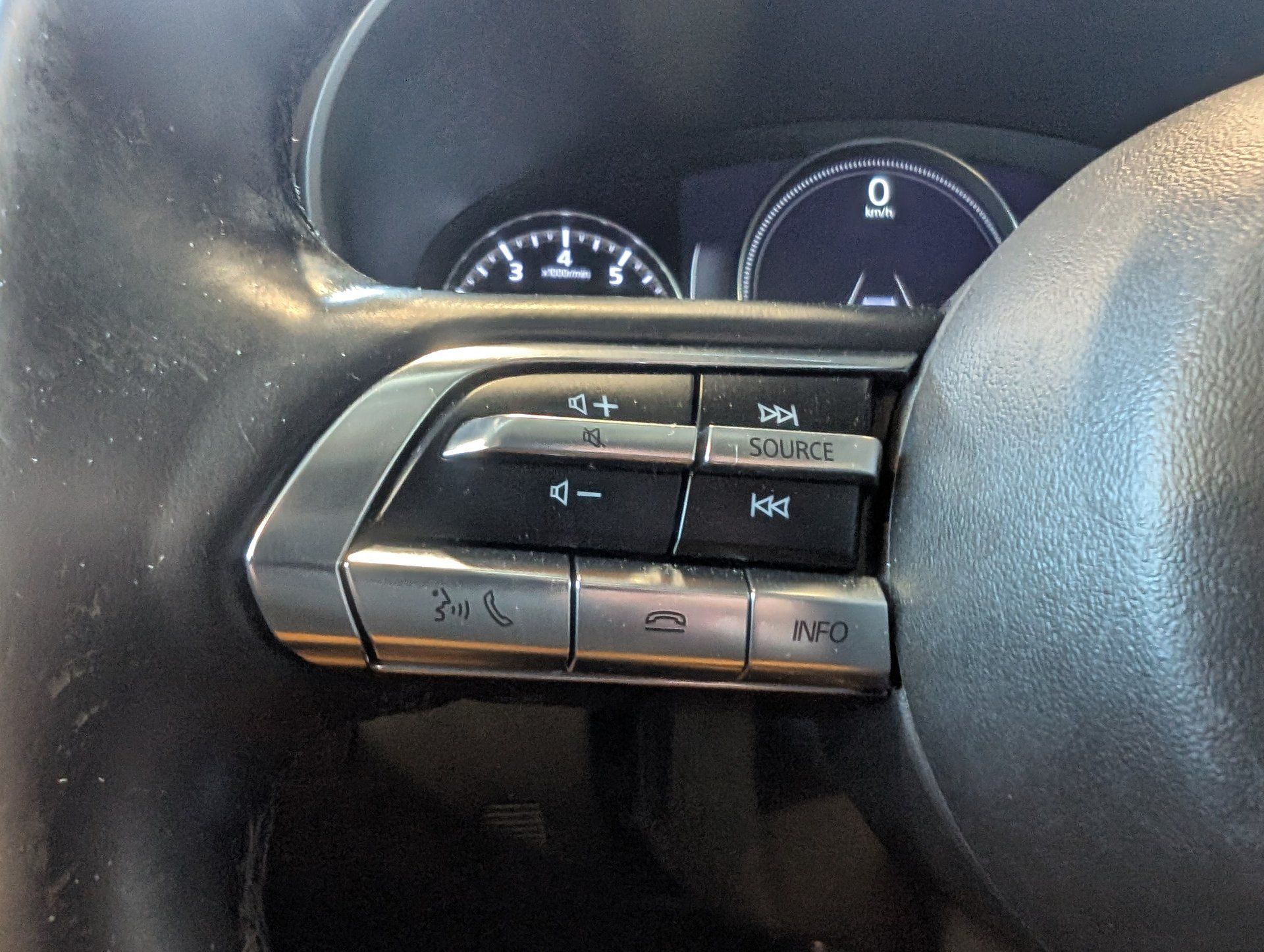 Mazda CX-50 2023 - Image 13