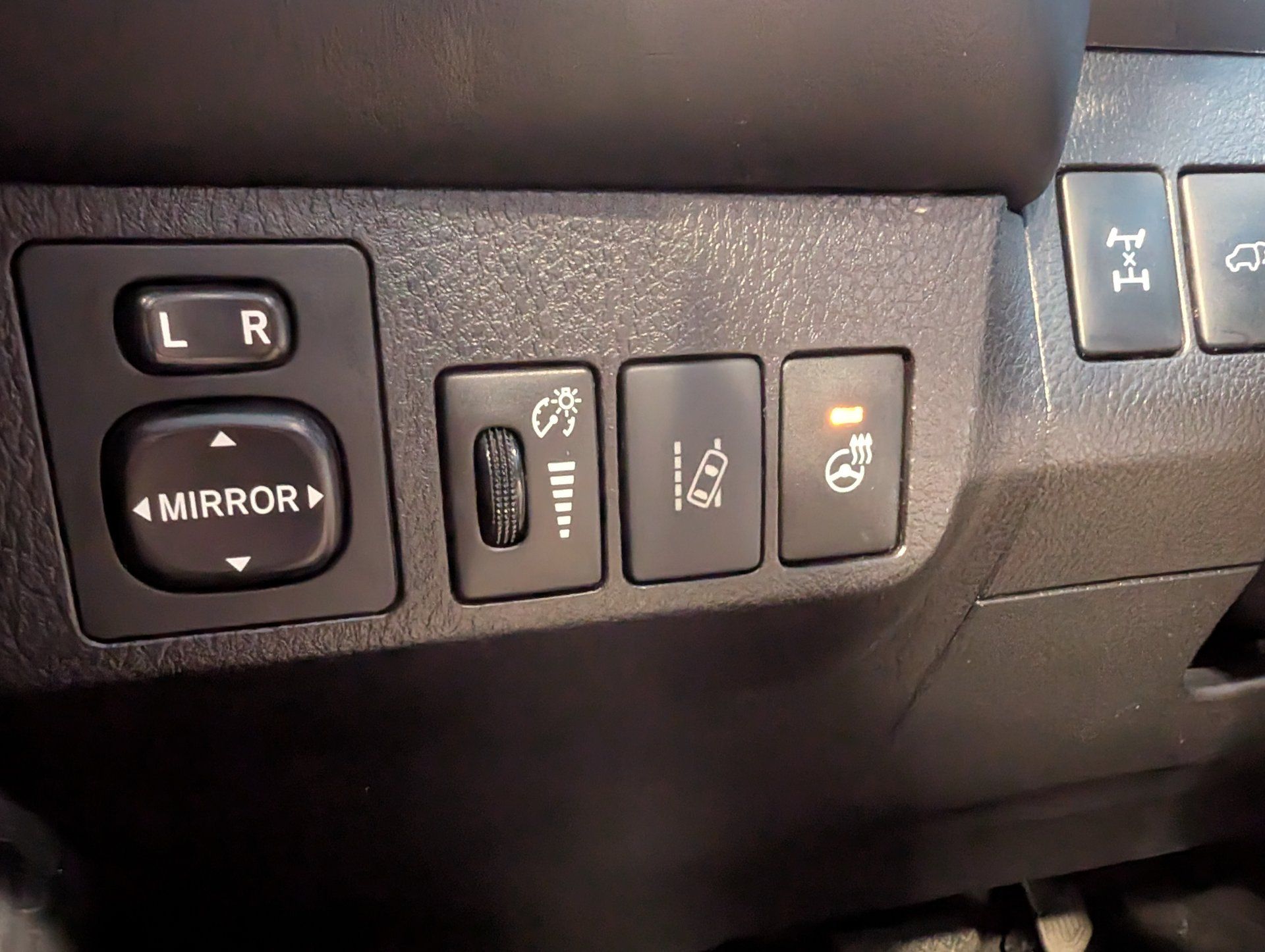 Toyota RAV4 2017 - Image 23