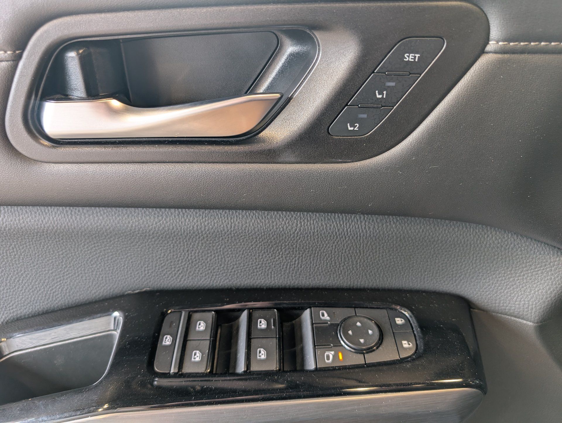 Nissan Pathfinder 2024 - Image 18