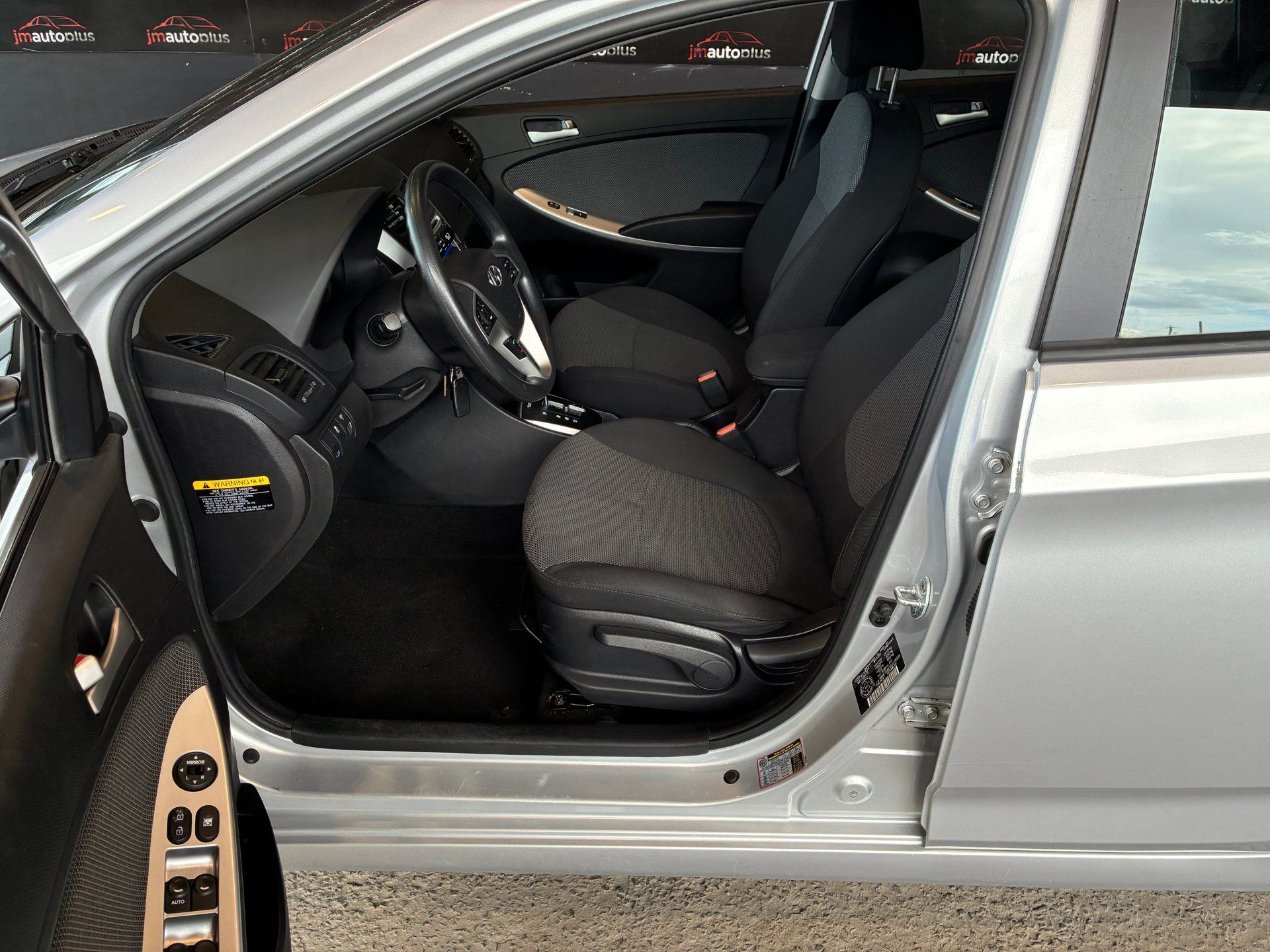 Hyundai Accent 2014 - Image 8