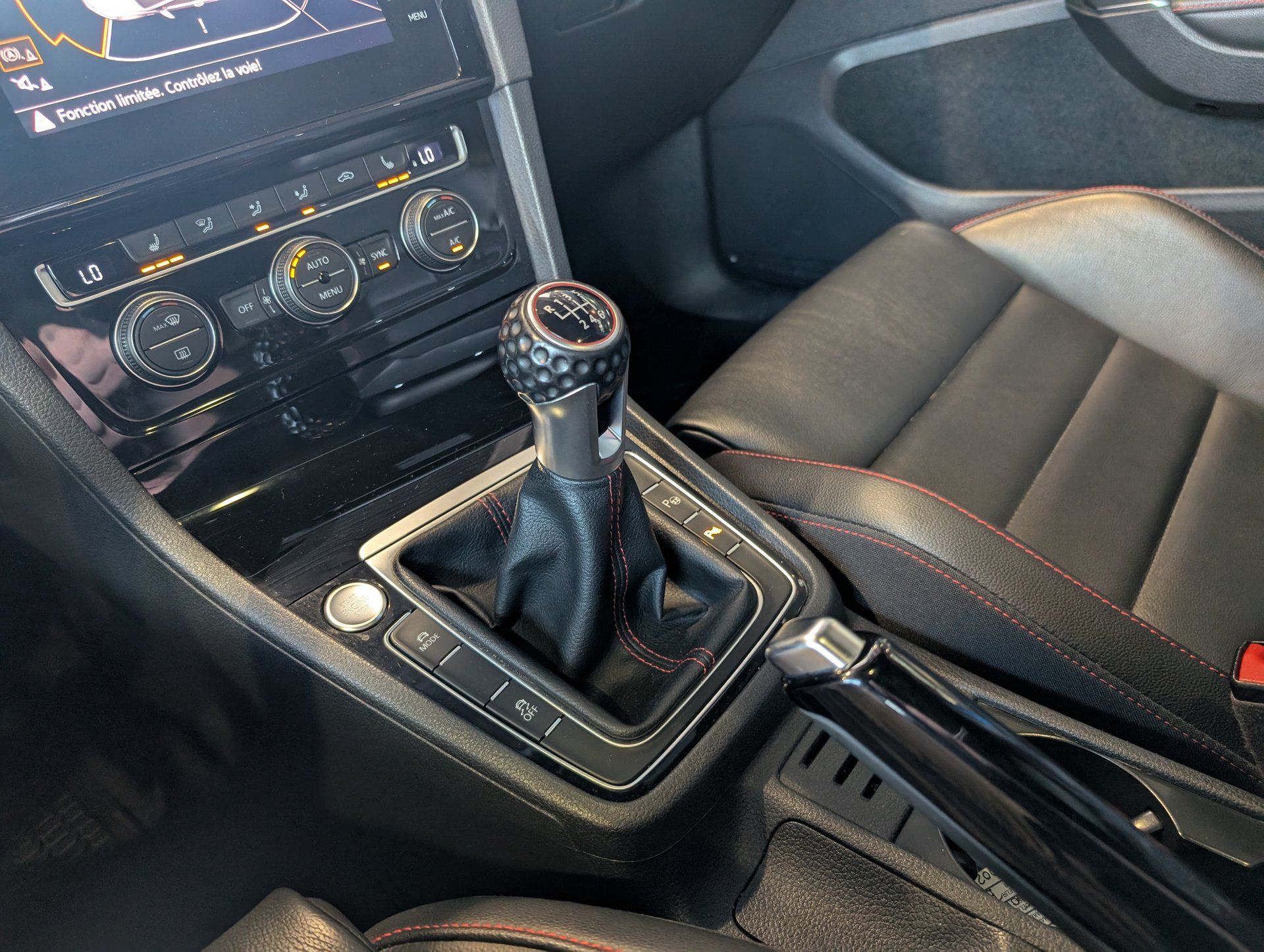 Volkswagen Golf GTI 2021 - Image 25