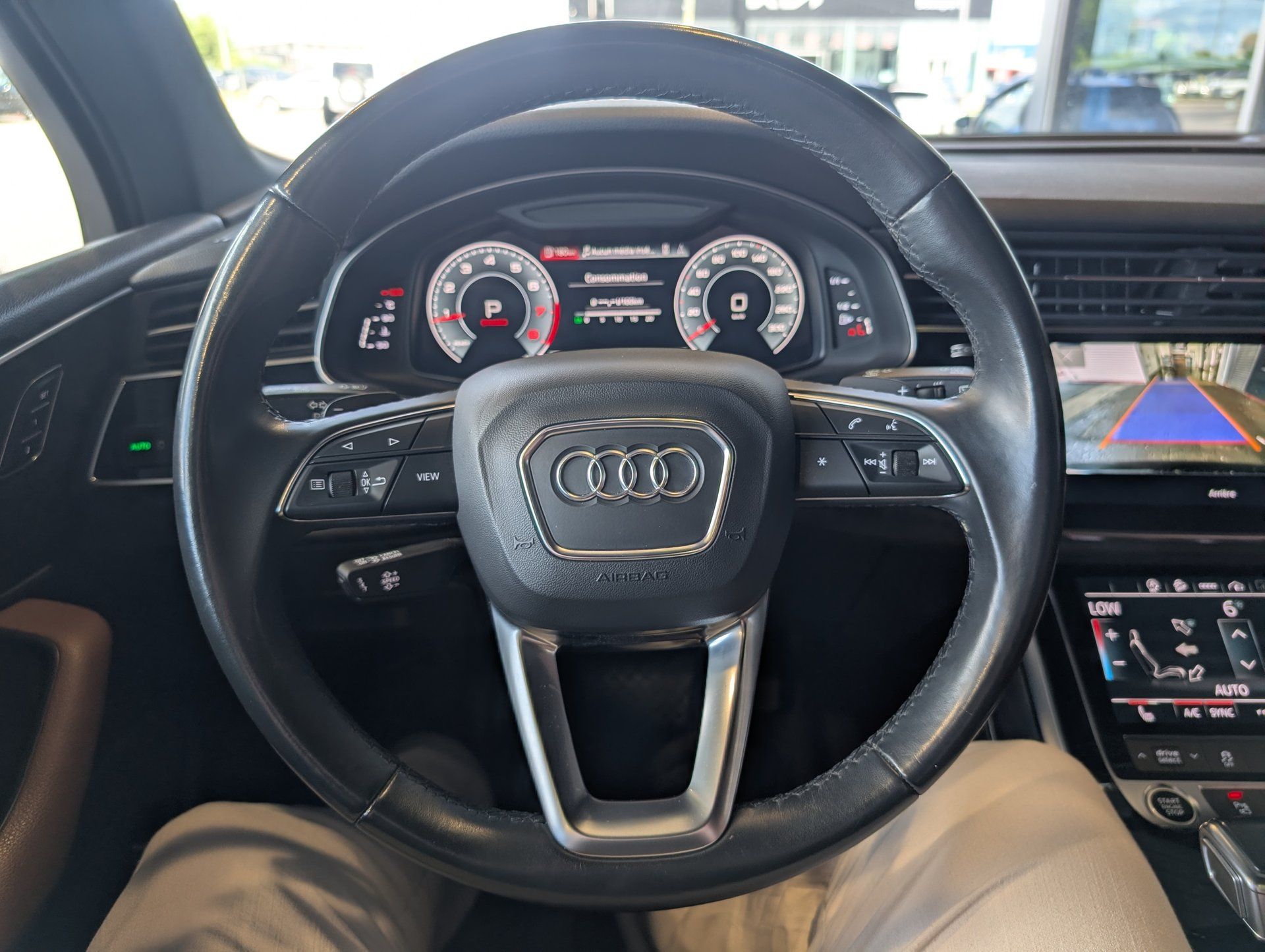 Audi Q7 2022 - Image 13