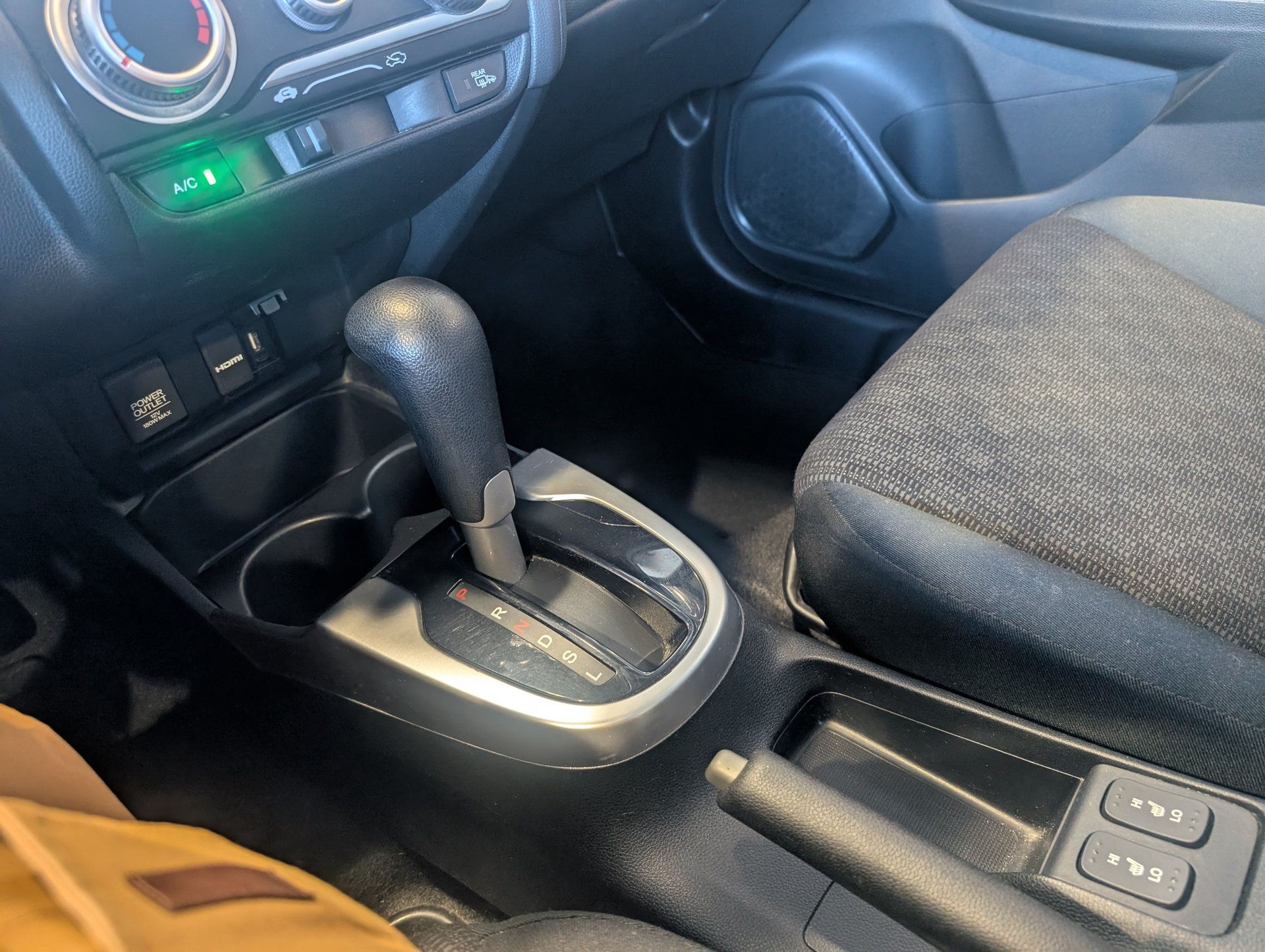 Honda Fit 2016 - Image 23