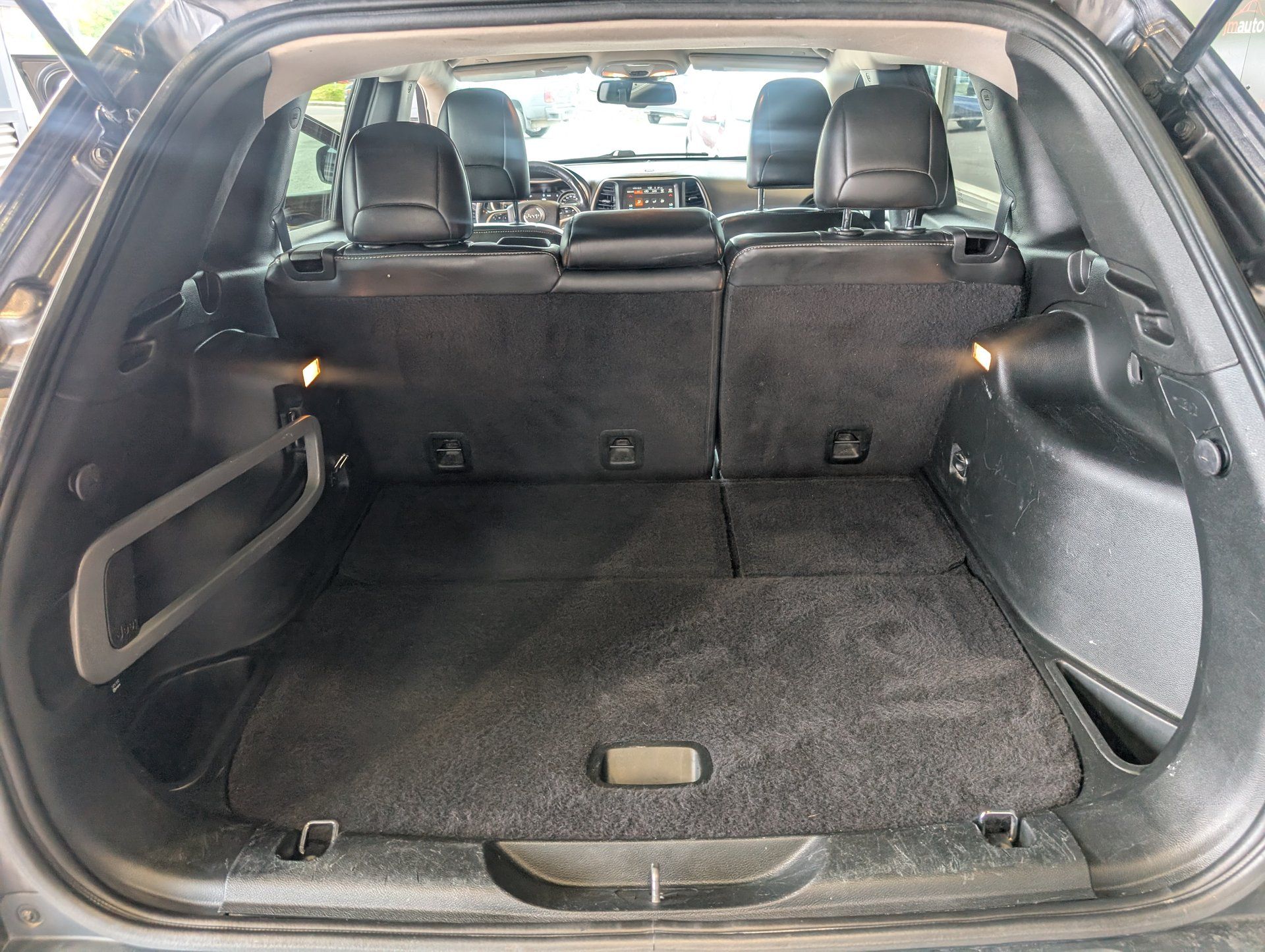 Jeep Cherokee 2018 - Image 28