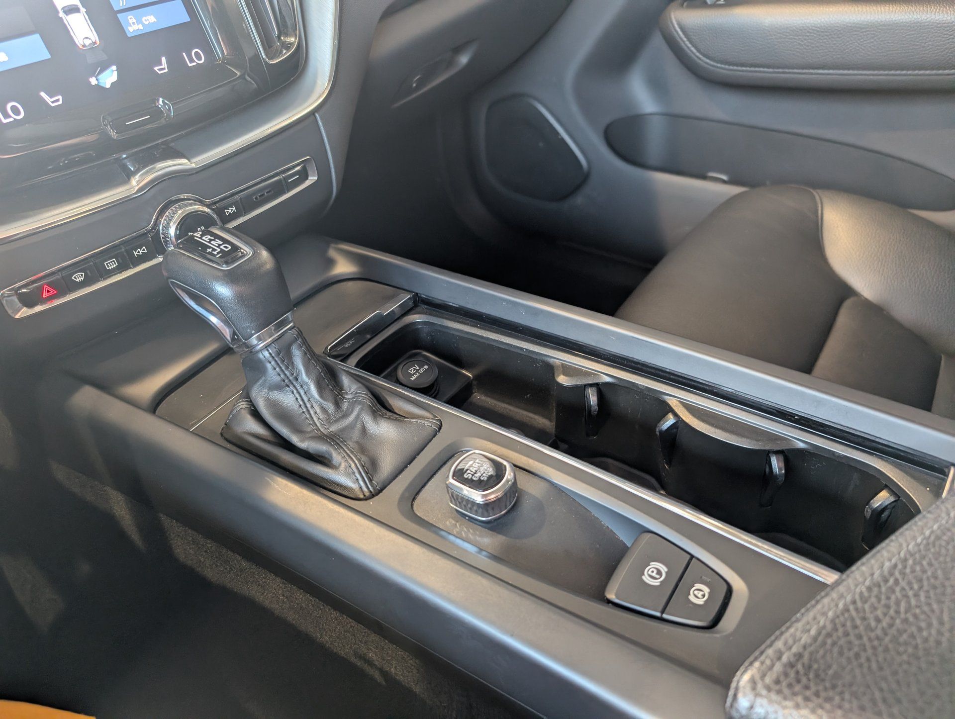 Volvo XC60 2020 - Image 24