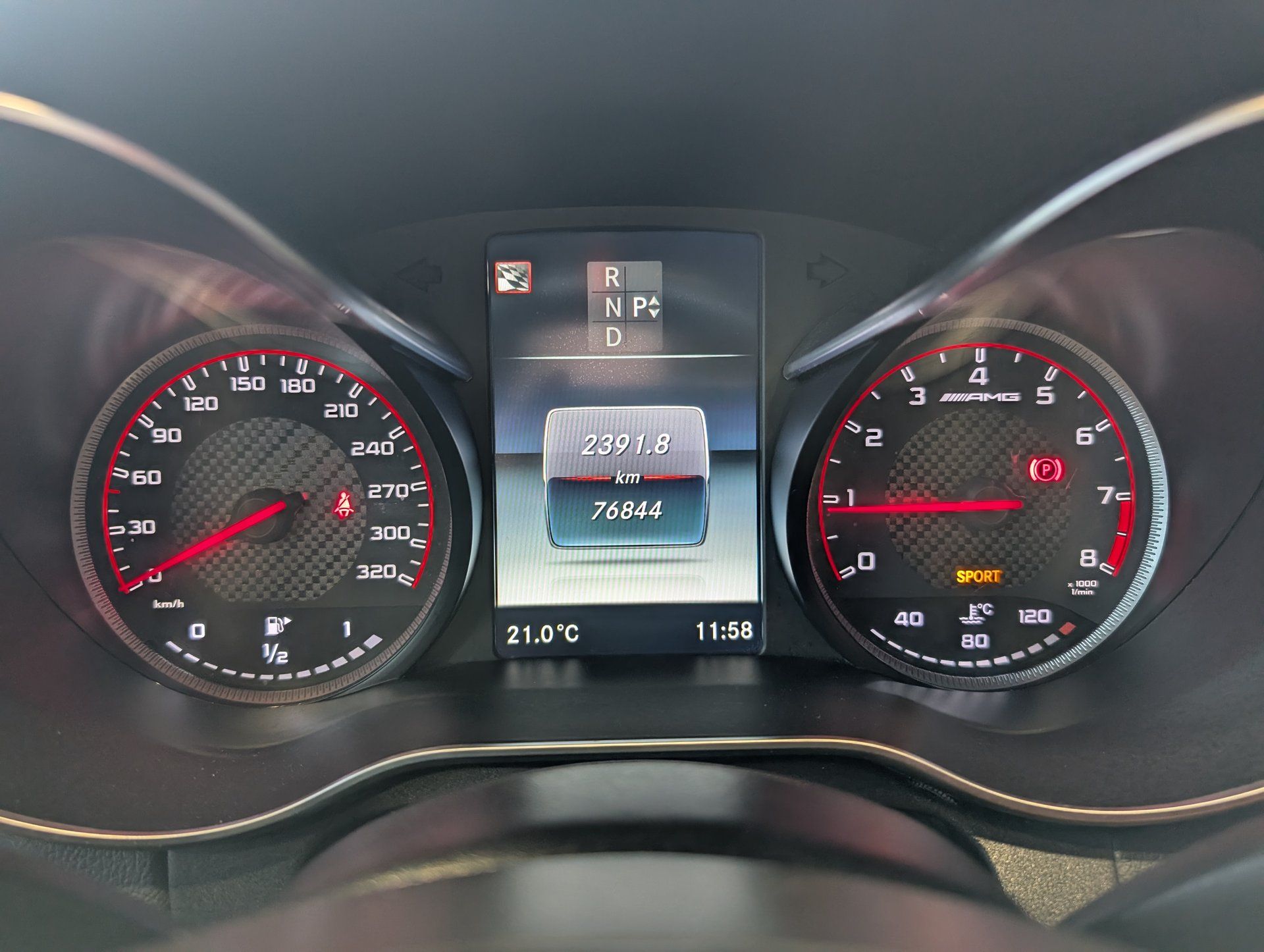 Mercedes-Benz AMG C 63 2017 - Image 17