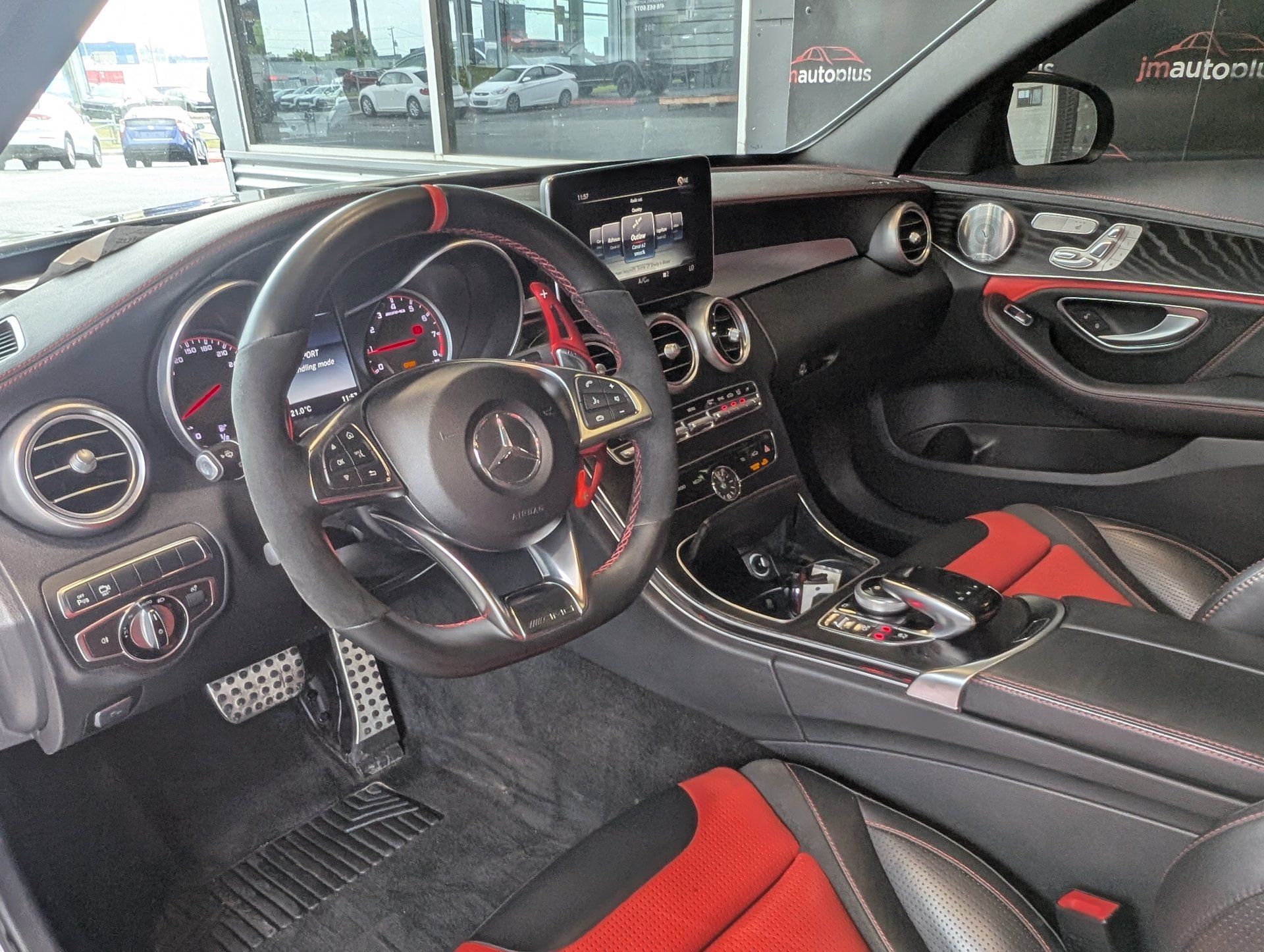Mercedes-Benz AMG C 63 2017 - Image 9