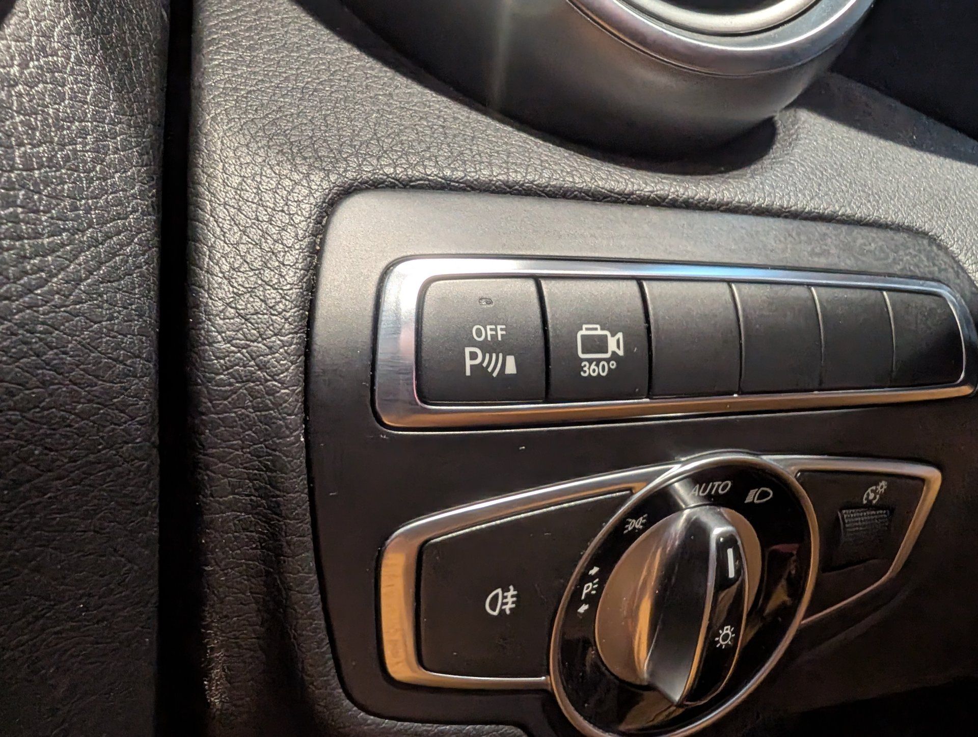 Mercedes-Benz AMG C 63 2017 - Image 18