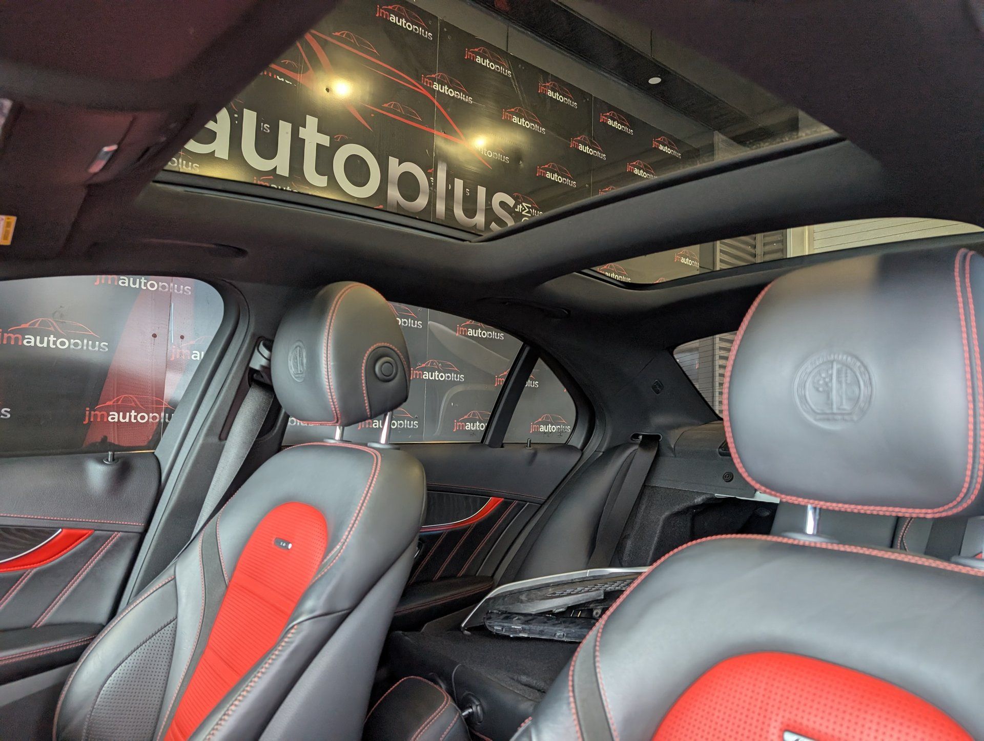 Mercedes-Benz AMG C 63 2017 - Image 11