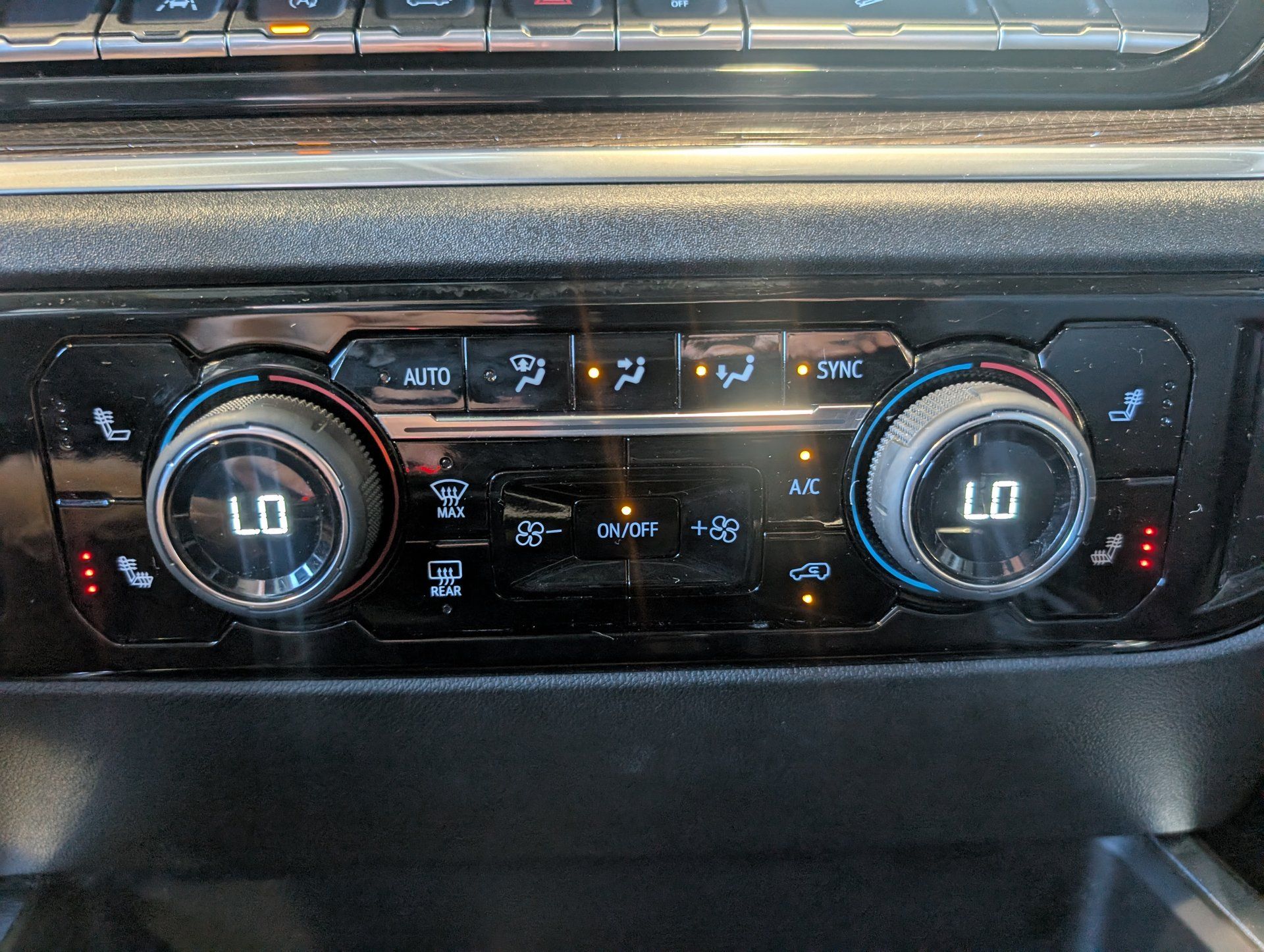 Chevrolet Silverado 1500 2022 - Image 26