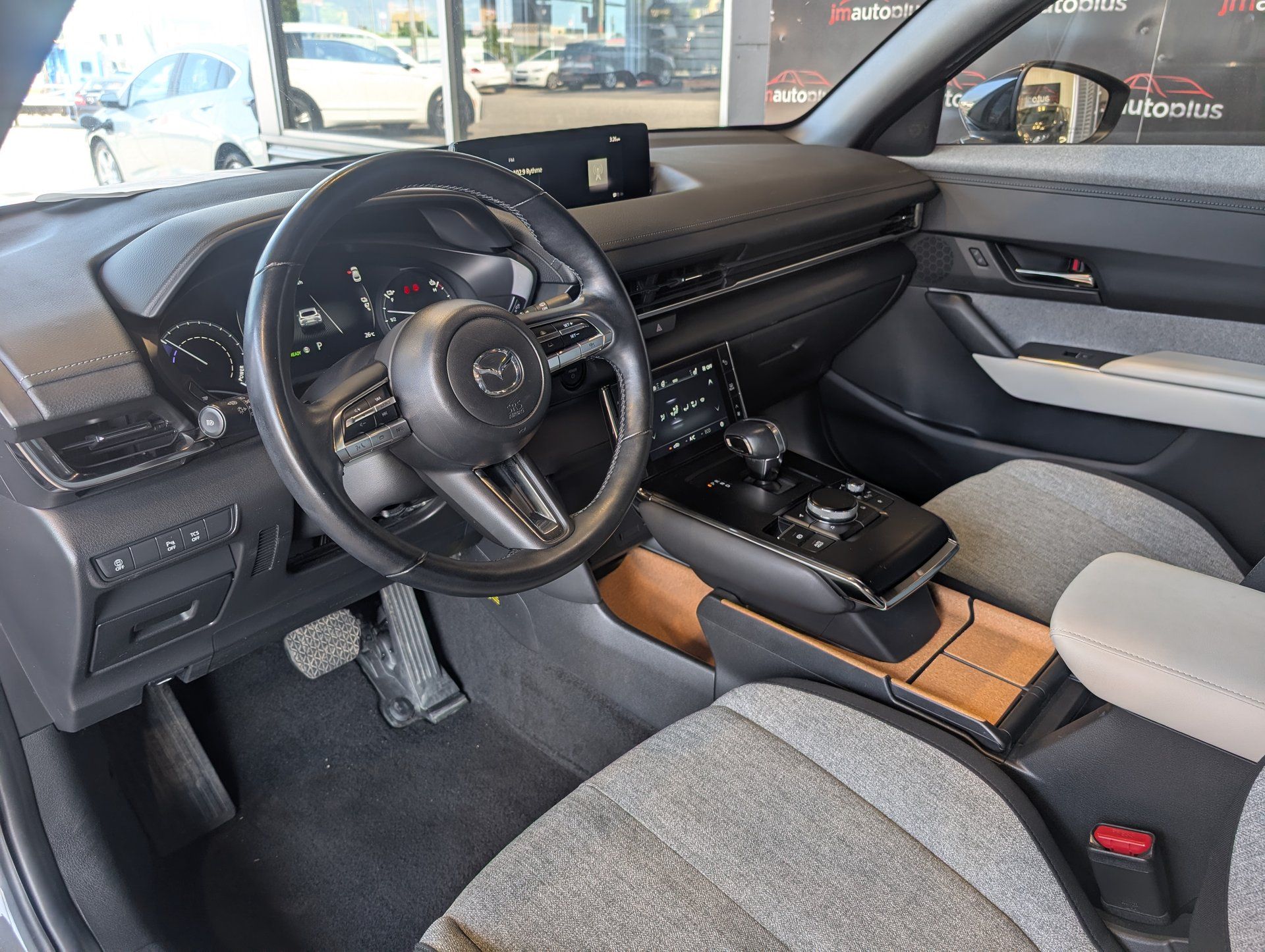 Mazda MX-30 EV 2023 - Image 13